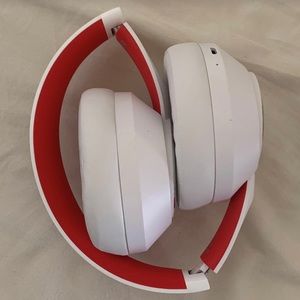 SuperEQ wireless Bluetooth headphones